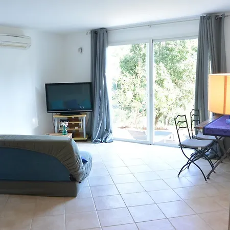 Apartment Appt Conca-6pers-clim-au Calme